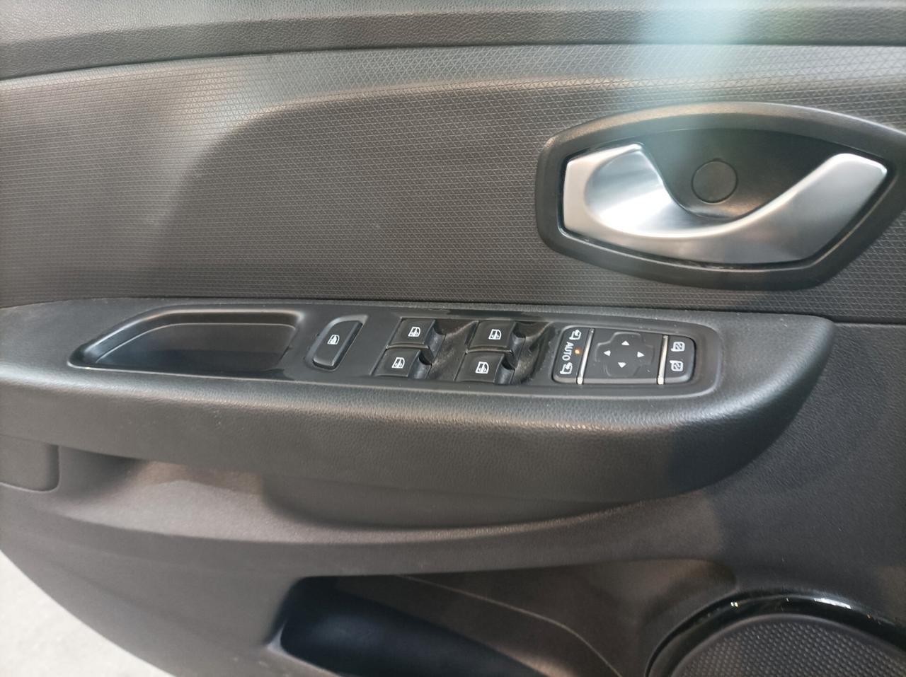 Renault Clio dCi 8V 90 CV 5 porte 2019-DISTR OK