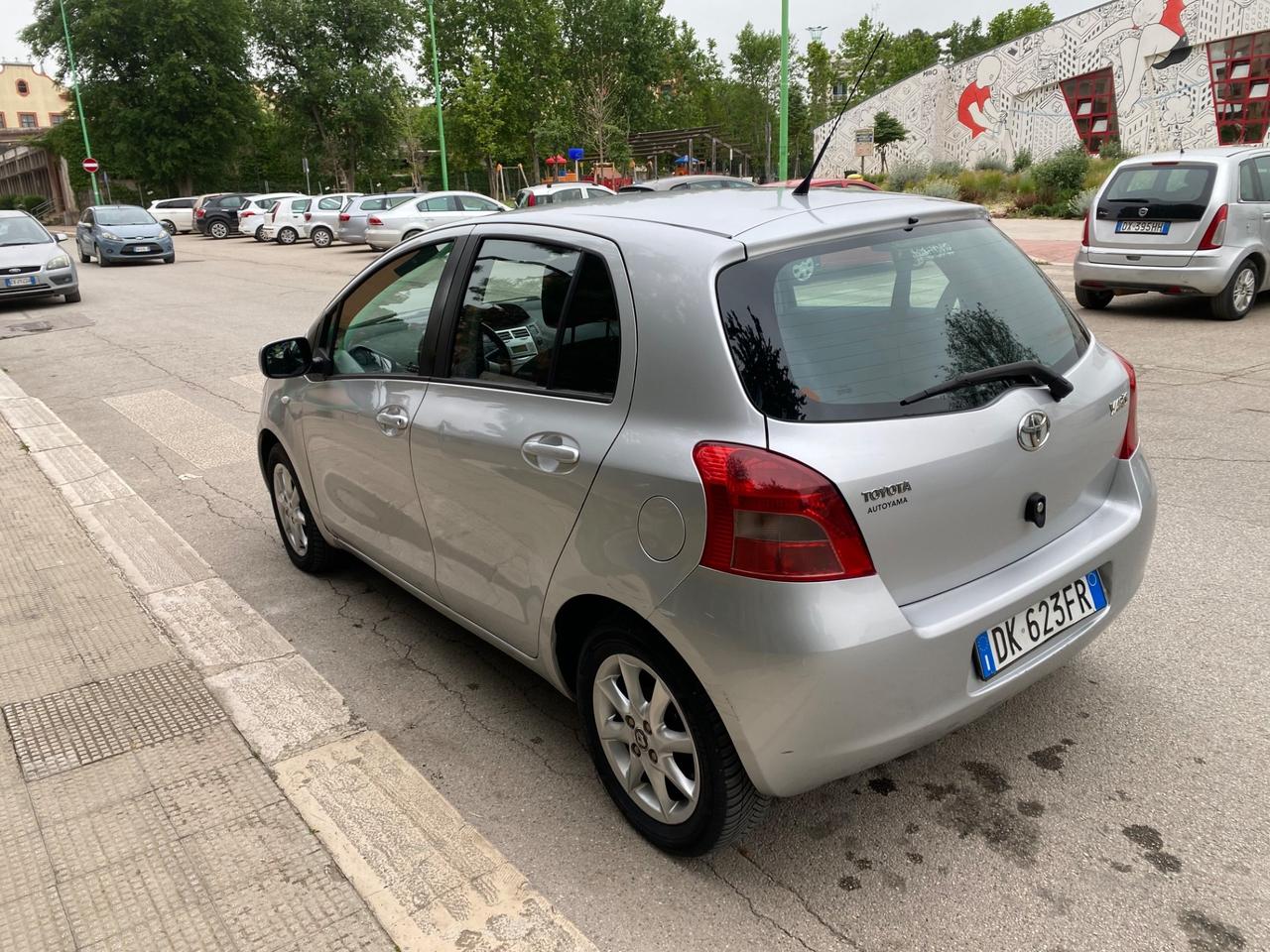 Toyota Yaris 1.0 5 porte Sol