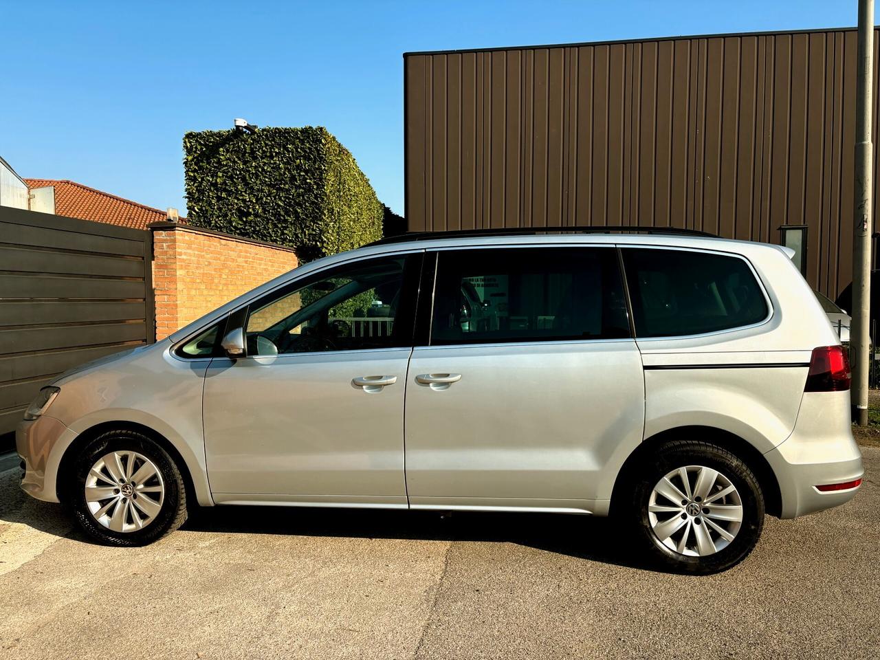 VW SHARAN 2.0D aut- 7 POSTI -EURO 6-Navi-2016