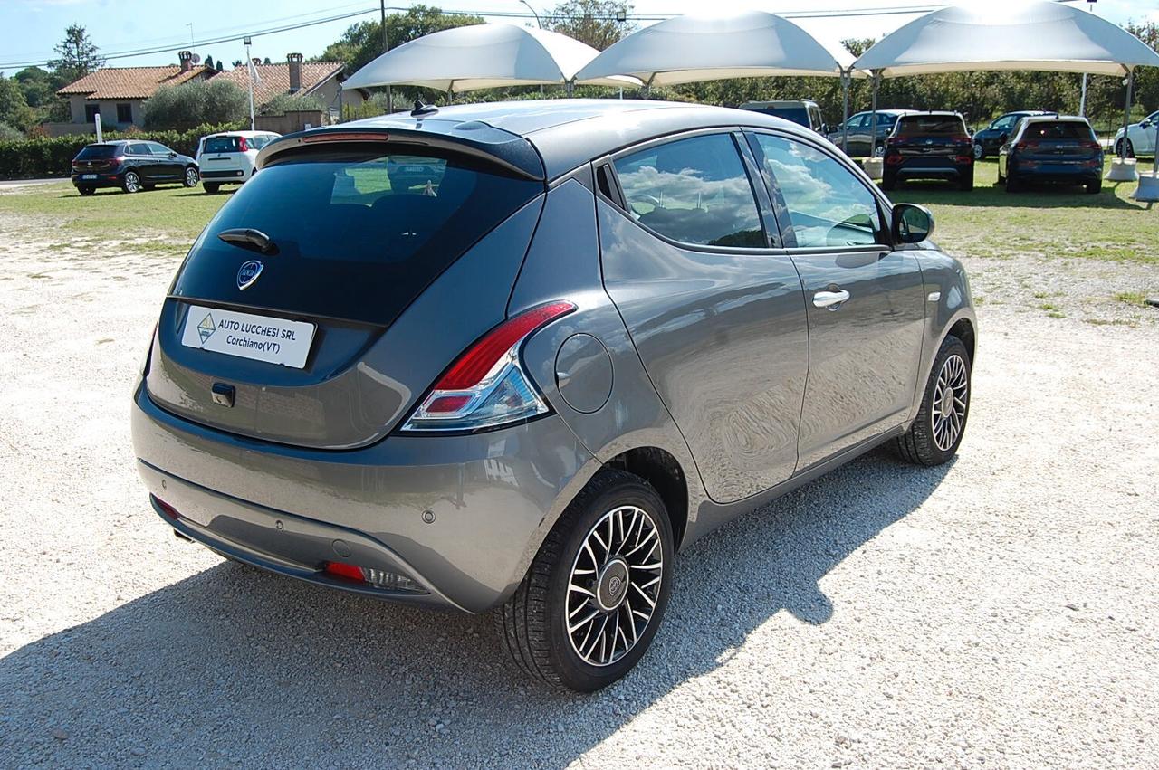 Lancia Ypsilon 1.0 FireFly 5 porte S&S Hybrid Platino