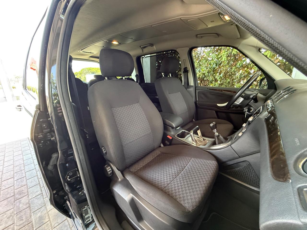Ford Galaxy 2.0 TDCi 140 CV Ghia DPF