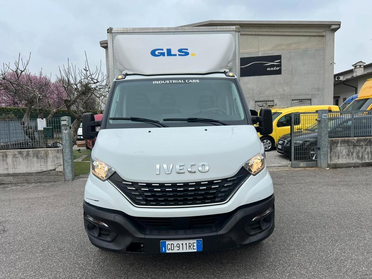 Iveco Daily 35S12 2.3 HPT PL Cabinato