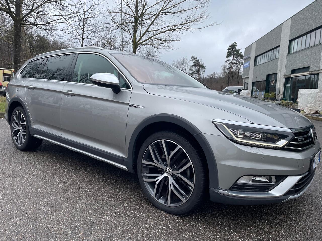 Volkswagen Passat Business Alltrack 2.0 TDI 190 CV 4MOTION DSG*TETTO*NAVI*CERCHI