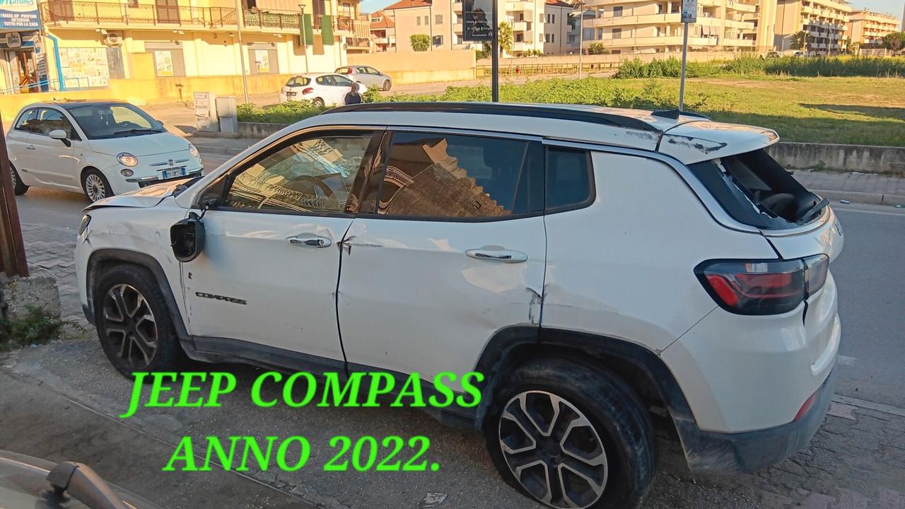 Jeep Compass incidentata sinistrata mondialcars 022
