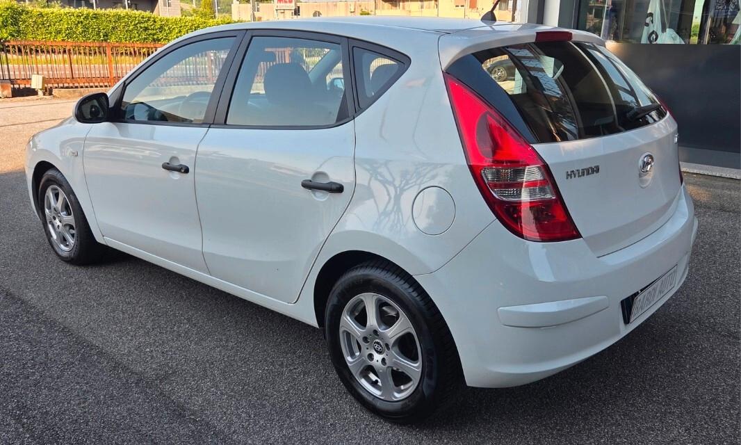 Hyundai i30 1.4 16V 109CV 5p. BlueDr. GPL Active