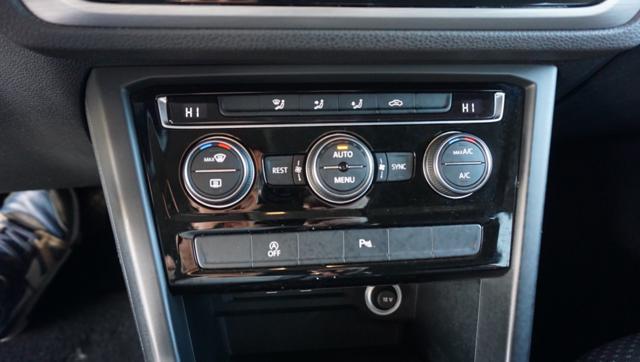 VOLKSWAGEN Touran 1.5 TSI EVO DSG Business BlueMotion Technology