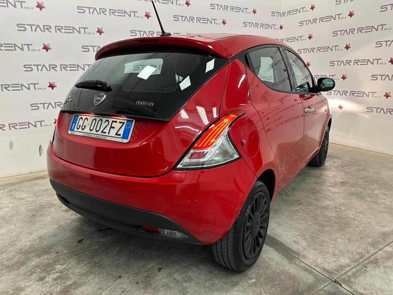 Lancia Ypsilon 1.0 FireFly 5 porte S&S Hybrid Ecochic Silver