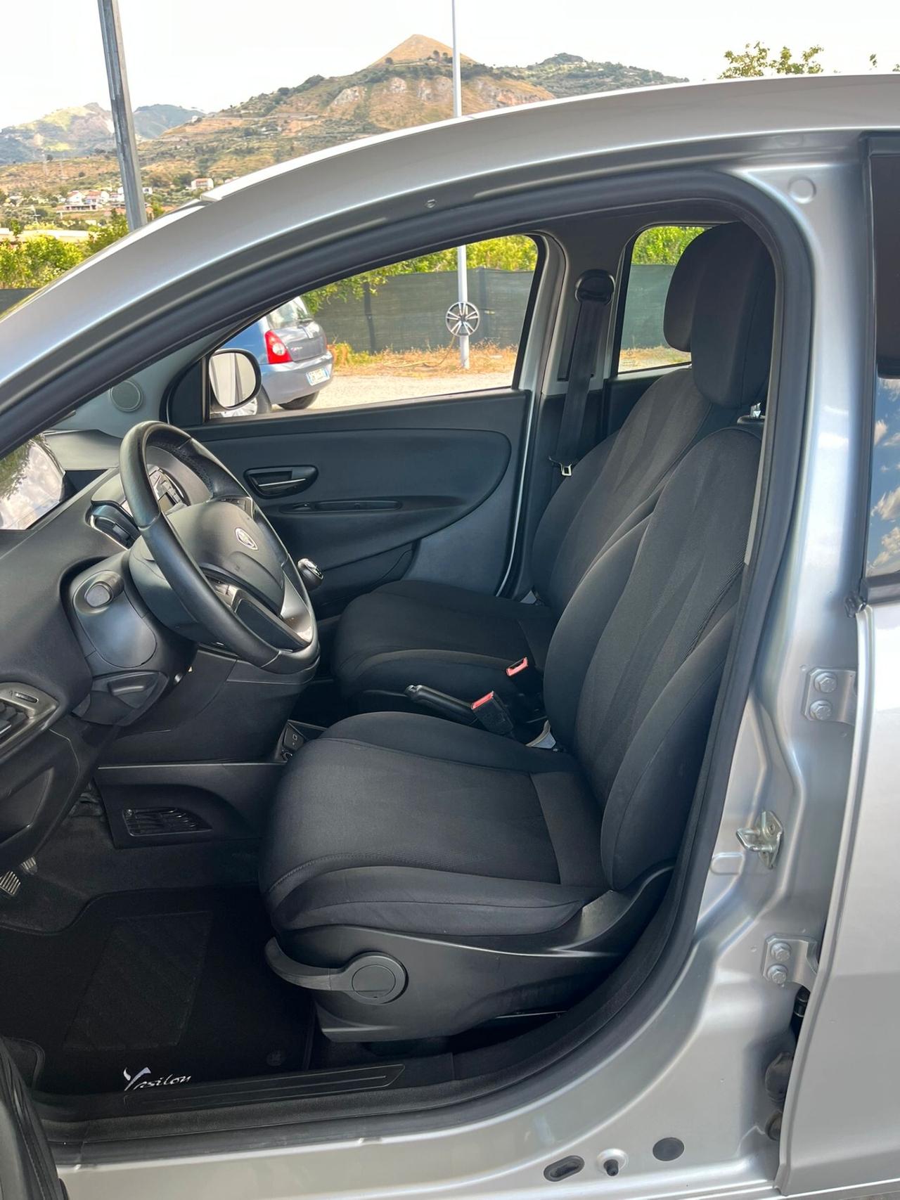 Lancia Ypsilon 1.2 69 CV 5 porte S&S Platinum