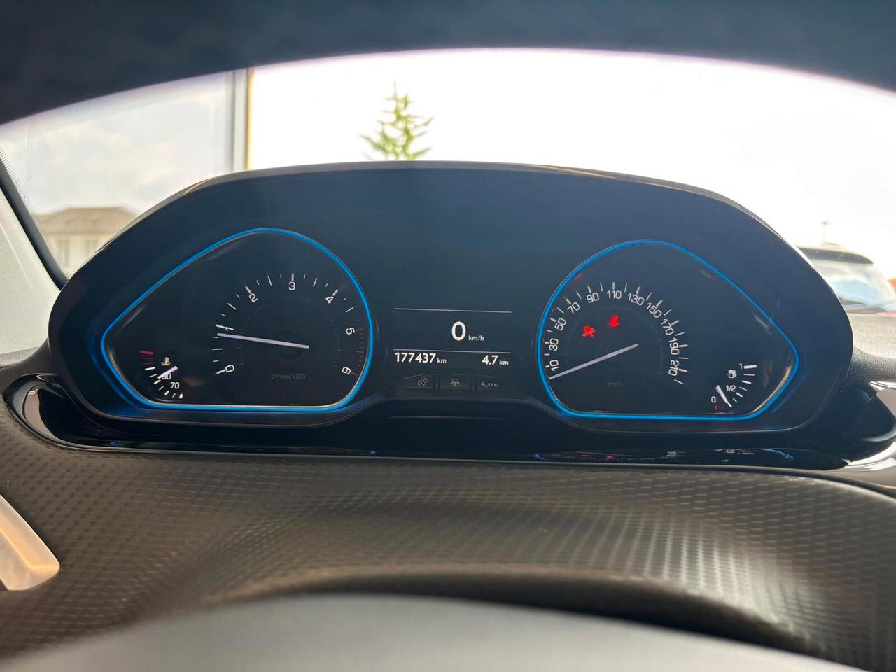 Peugeot 2008 -ANNO 2015 1.6 99 CV 177400 KM OK NEOPATENTATI!