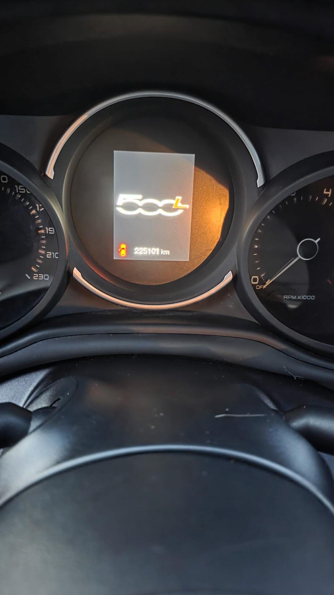 Fiat 500L 1.6 Multijet 120 CV Mirror