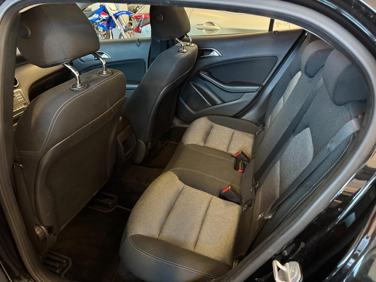 Mercedes-benz GLA 180 d executive 7g-dct