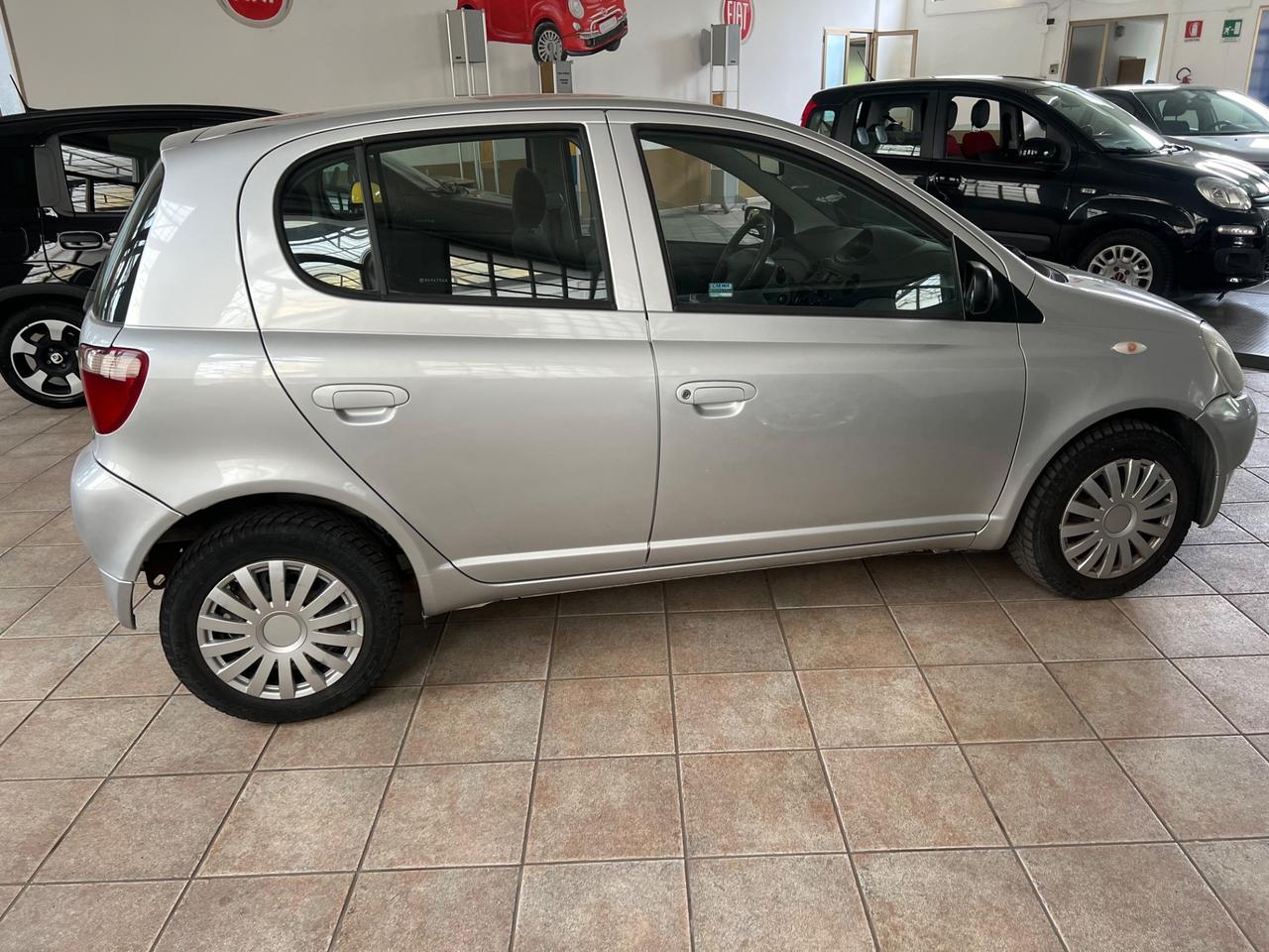 Toyota Yaris 1.0i 16V cat 5 porte