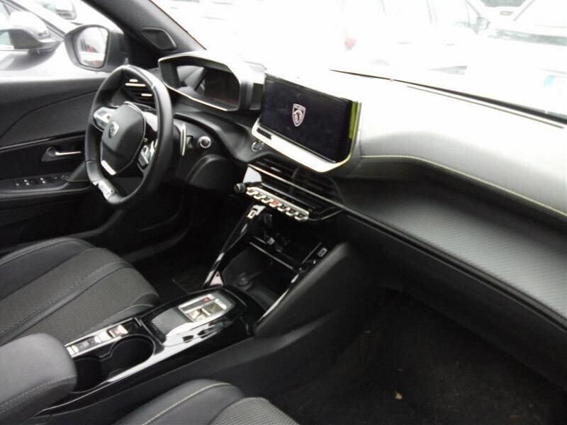 Peugeot 2008 PureTech 130 S&S EAT8 GT