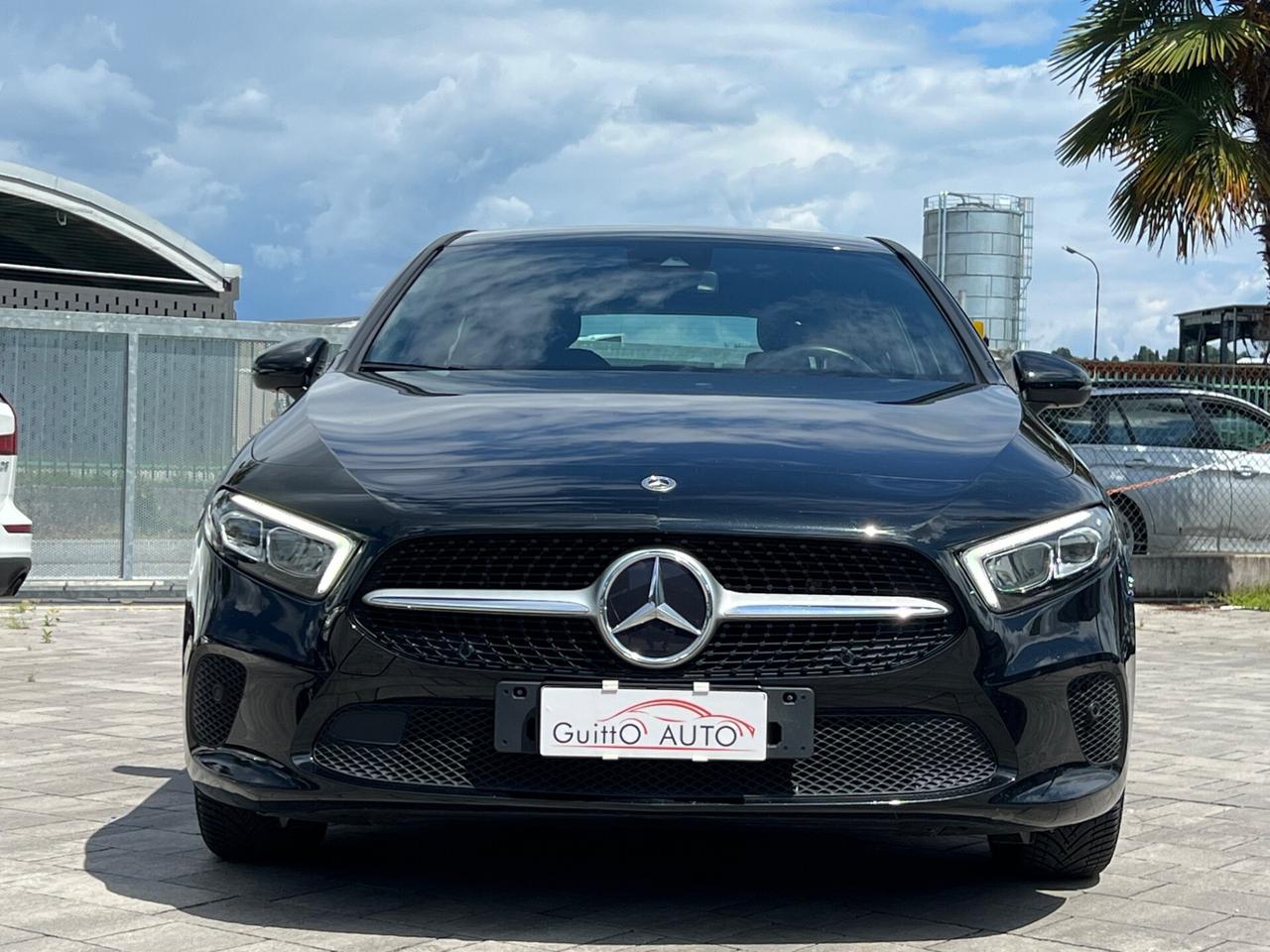 Mercedes-Benz A 250 e hybrid EQ Business