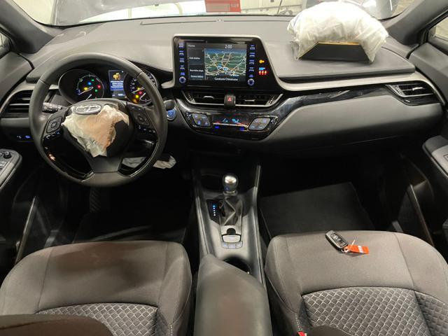 TOYOTA C-HR 1.8 HYBRID E-CVT BUSINESS