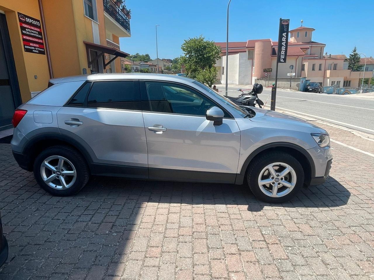 Audi Q2 30 TDI S tronic Identity Black