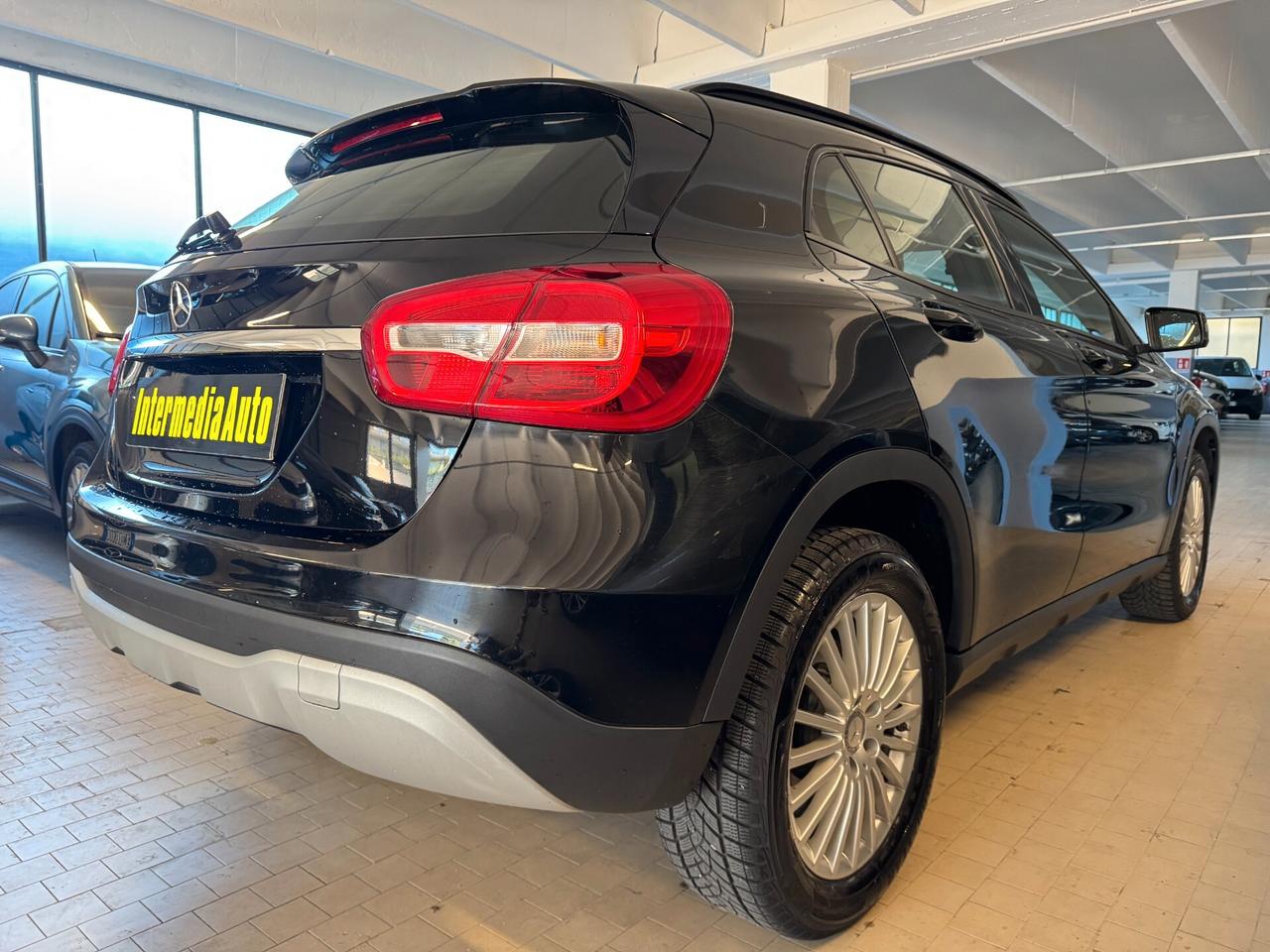 Mercedes-benz GLA 180 d executive 7g-dct