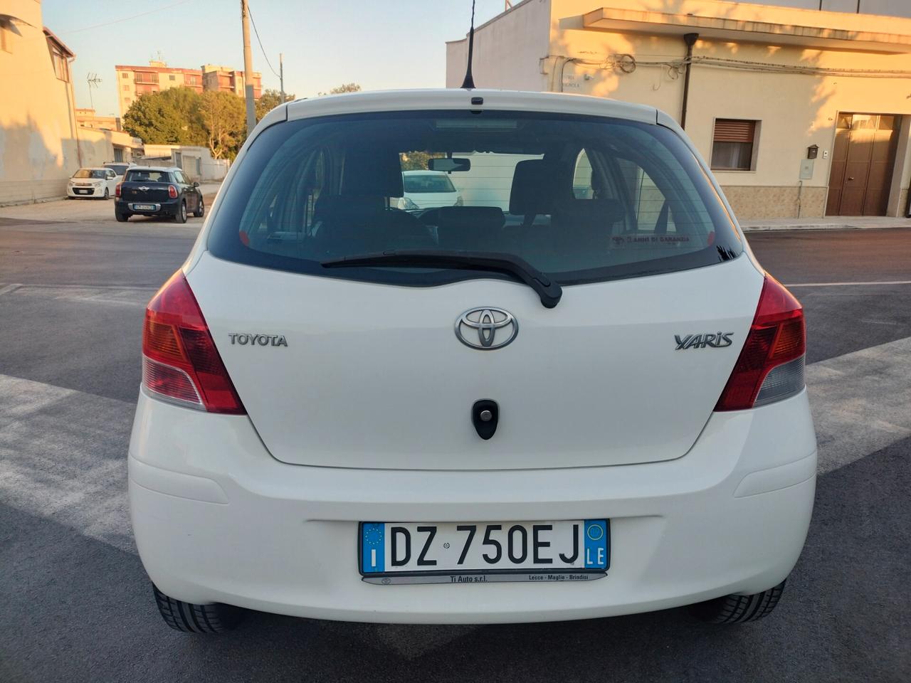 Toyota Yaris 1.0 5 porte Sol