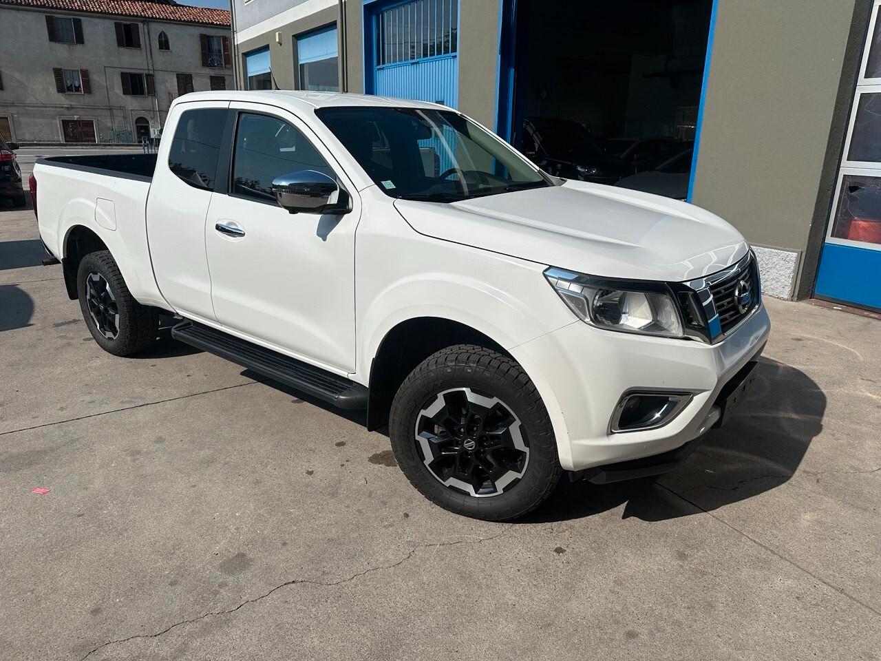 Nissan Navara 2.3 dCi 4WD King Cab Acenta