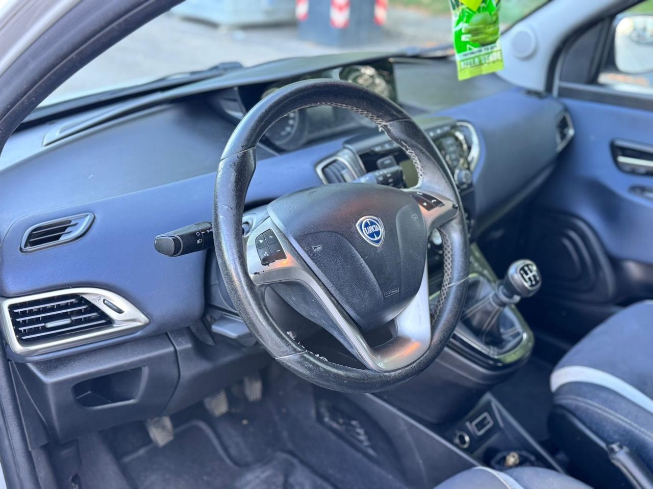 Lancia Ypsilon 1.2 69 CV 5 porte GPL Ecochic Gold