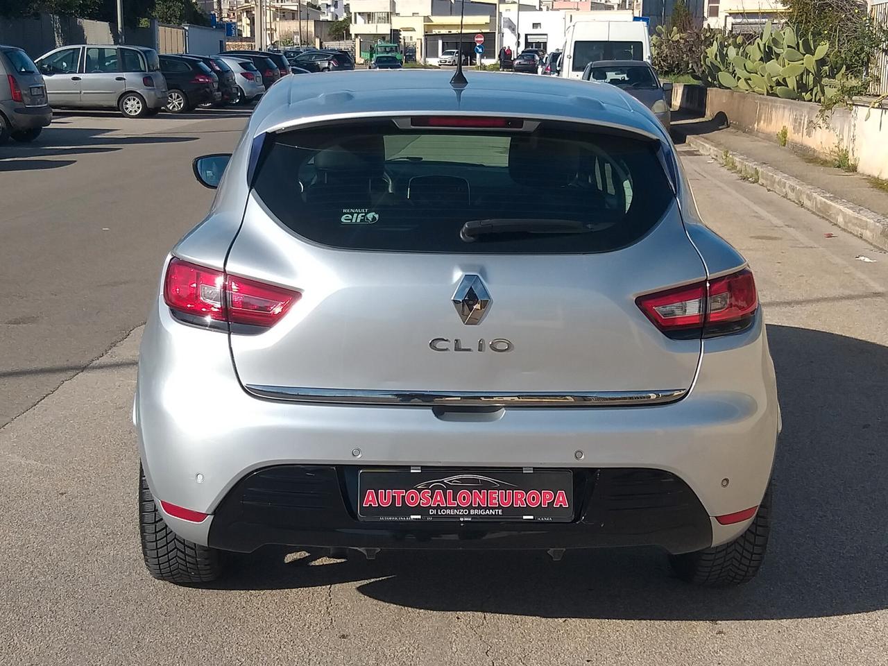 Renault Clio dCi 8V 75 CV 5 porte Moschino Zen