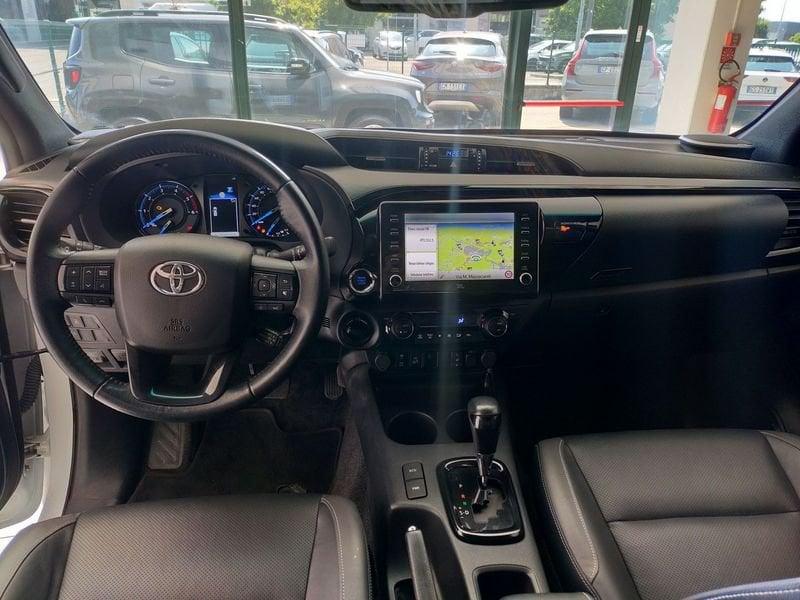 Toyota Hilux 2.4 D-4D A/T 4WD 4 porte Double Cab Invincible
