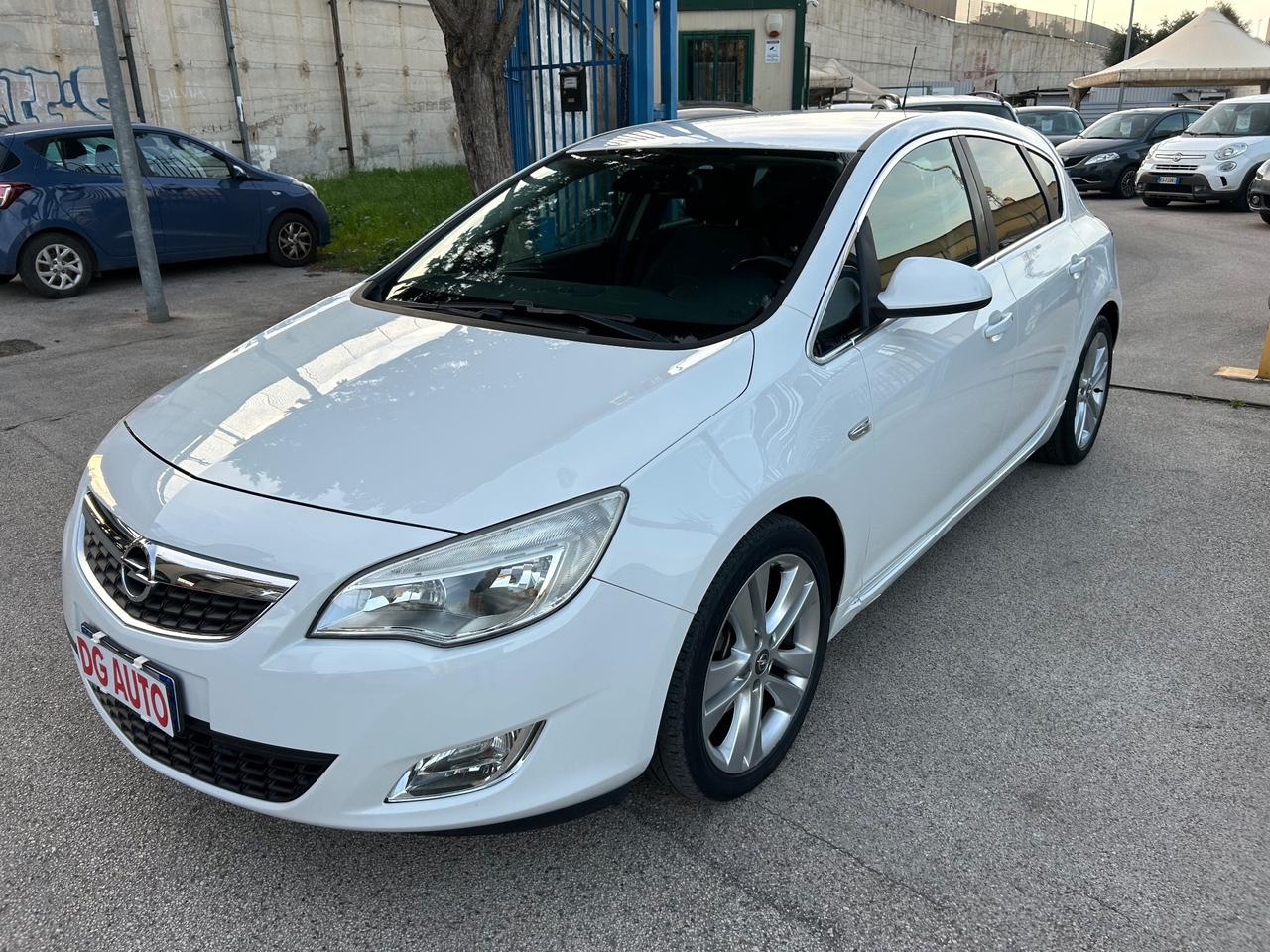 Opel Astra 1.7 CDTI 110 cv cosmo 2012