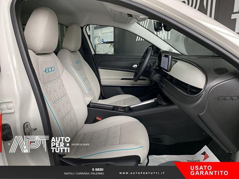 FIAT 600 600 1.2 hybrid La Prima 110cv auto