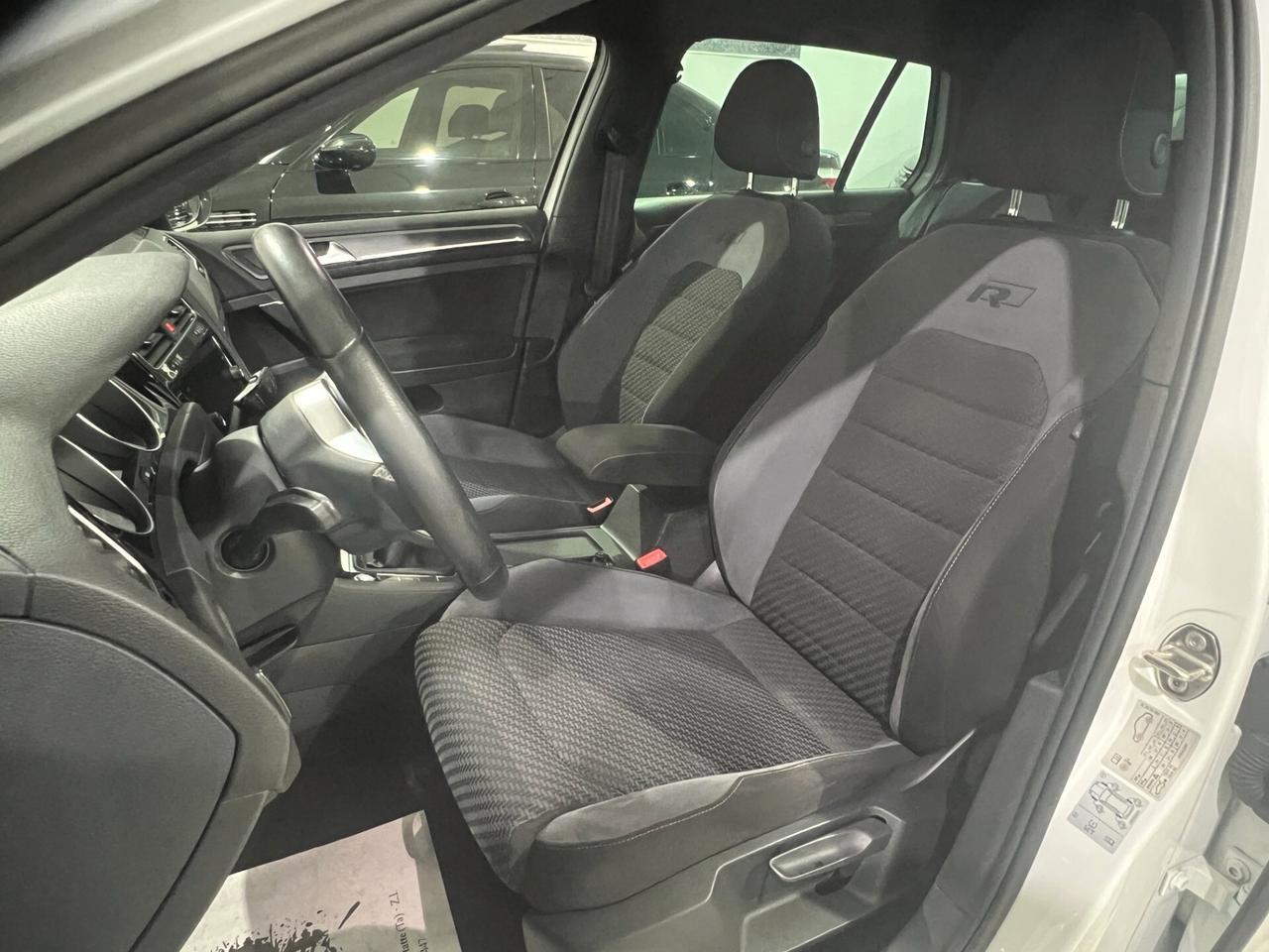 Volkswagen Golf 1.6 116 CV - R-LINE - 2017