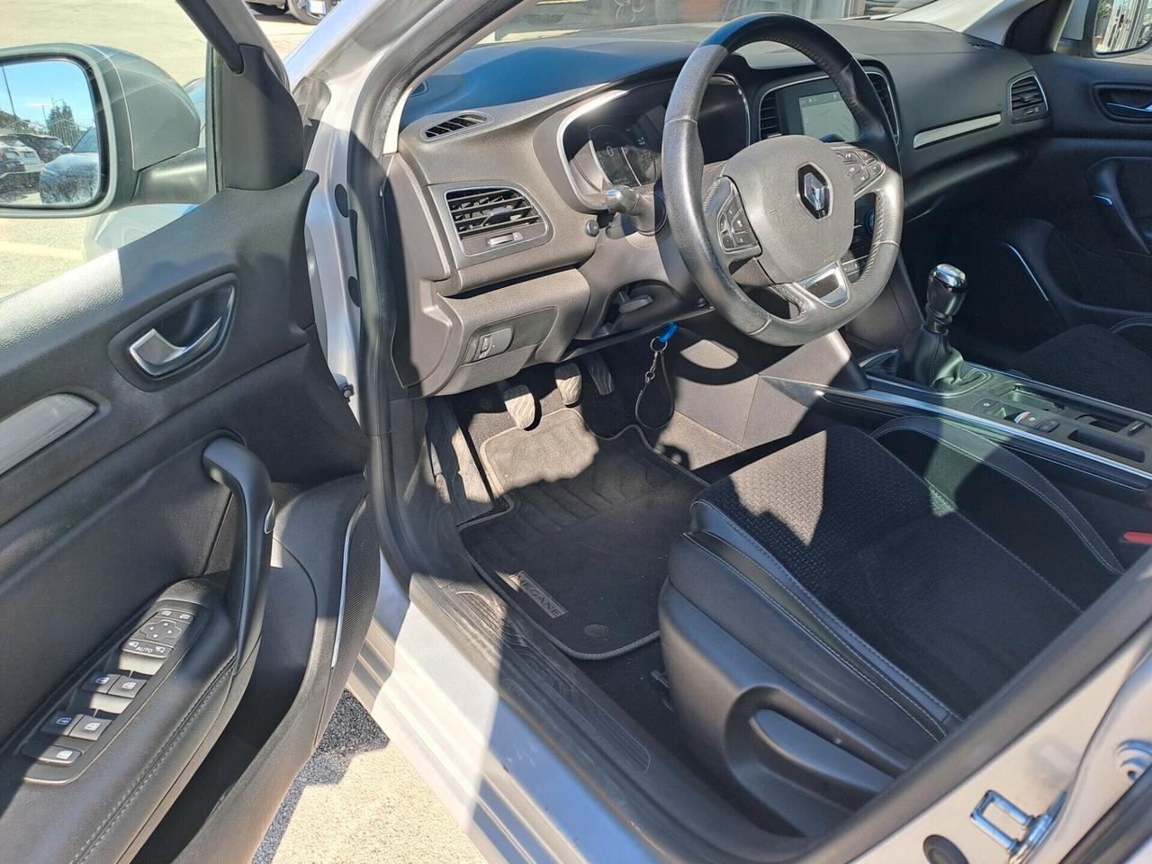 Renault Megane Blue 1.5 dCi 115 CV Intens 19