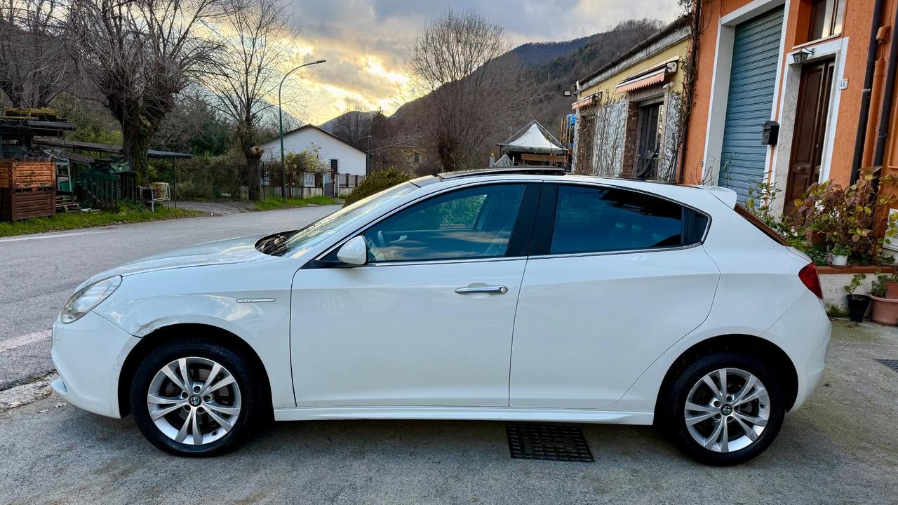 Alfa Romeo Giulietta 1.6 JTDm-2 105 CV Distinctive