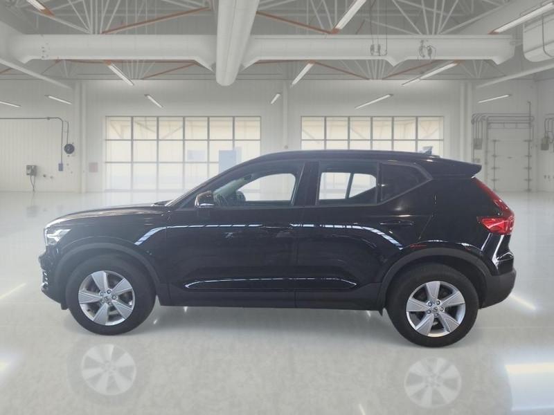VOLVO XC40 T2 Momentum Core