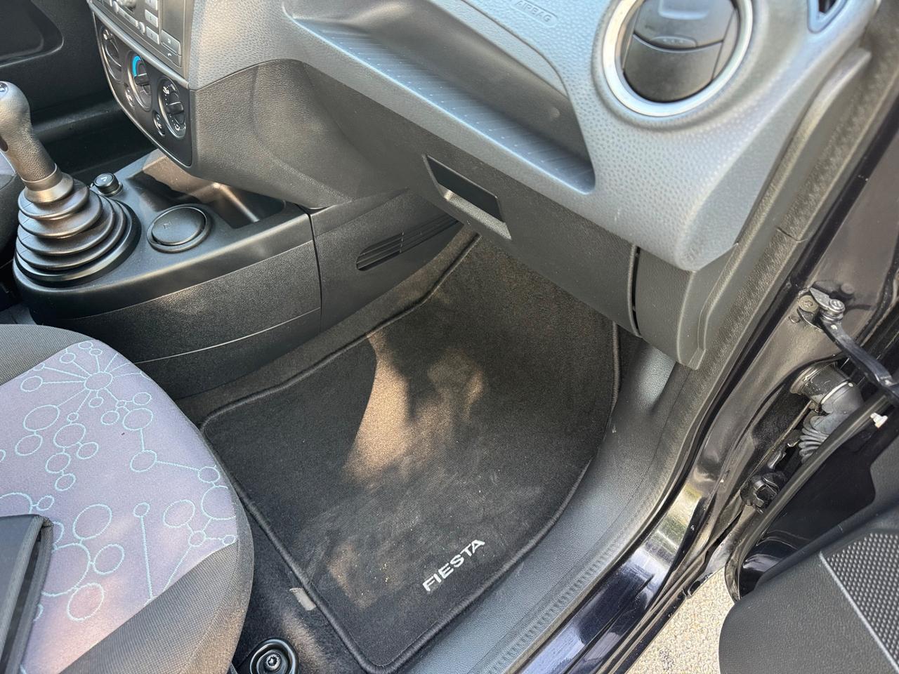 Ford Fiesta 1.2 16V 3p. neopatentati