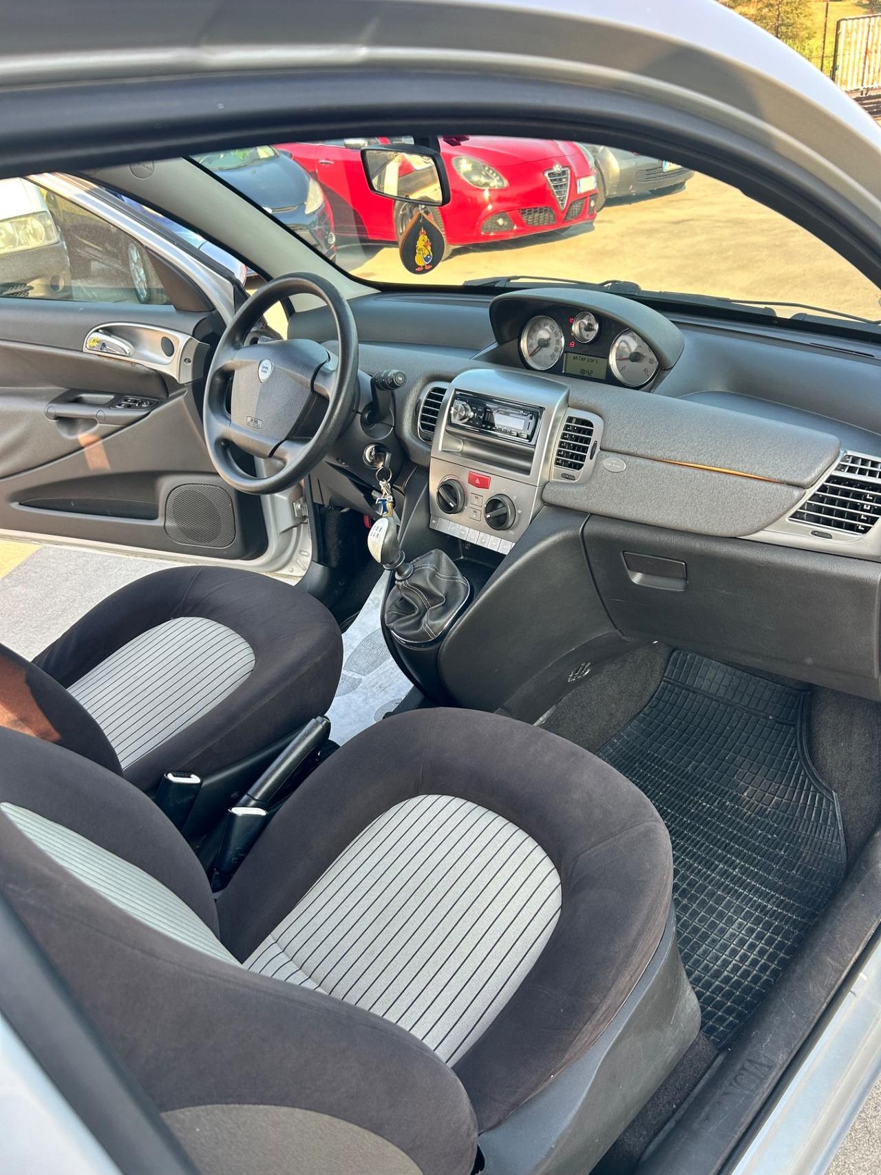 Lancia Ypsilon 1.2 Argento