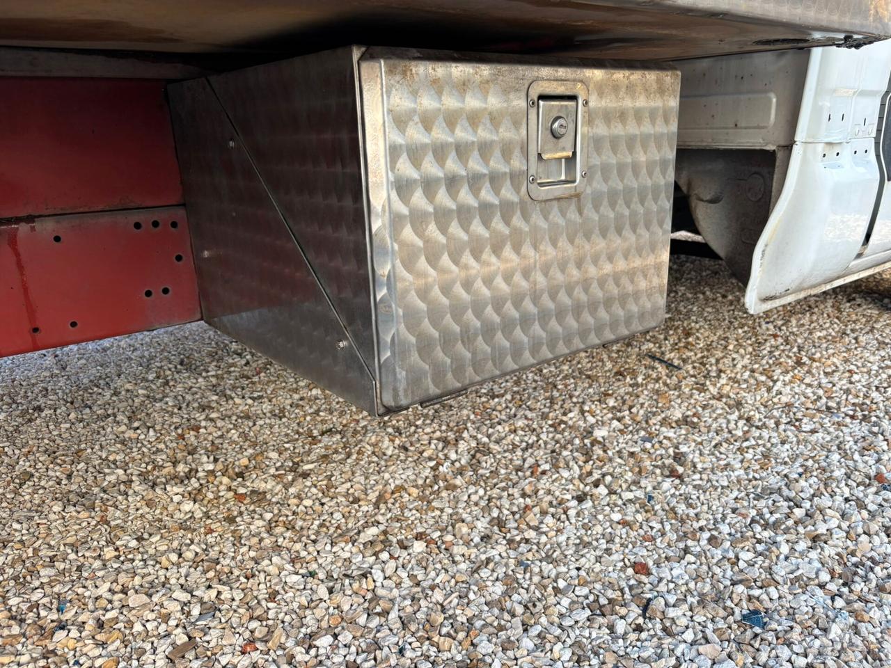 Iveco Daily 35C13 2.8 TD – 130 CV – Isotermico con Gruppo Frigo Thermo King