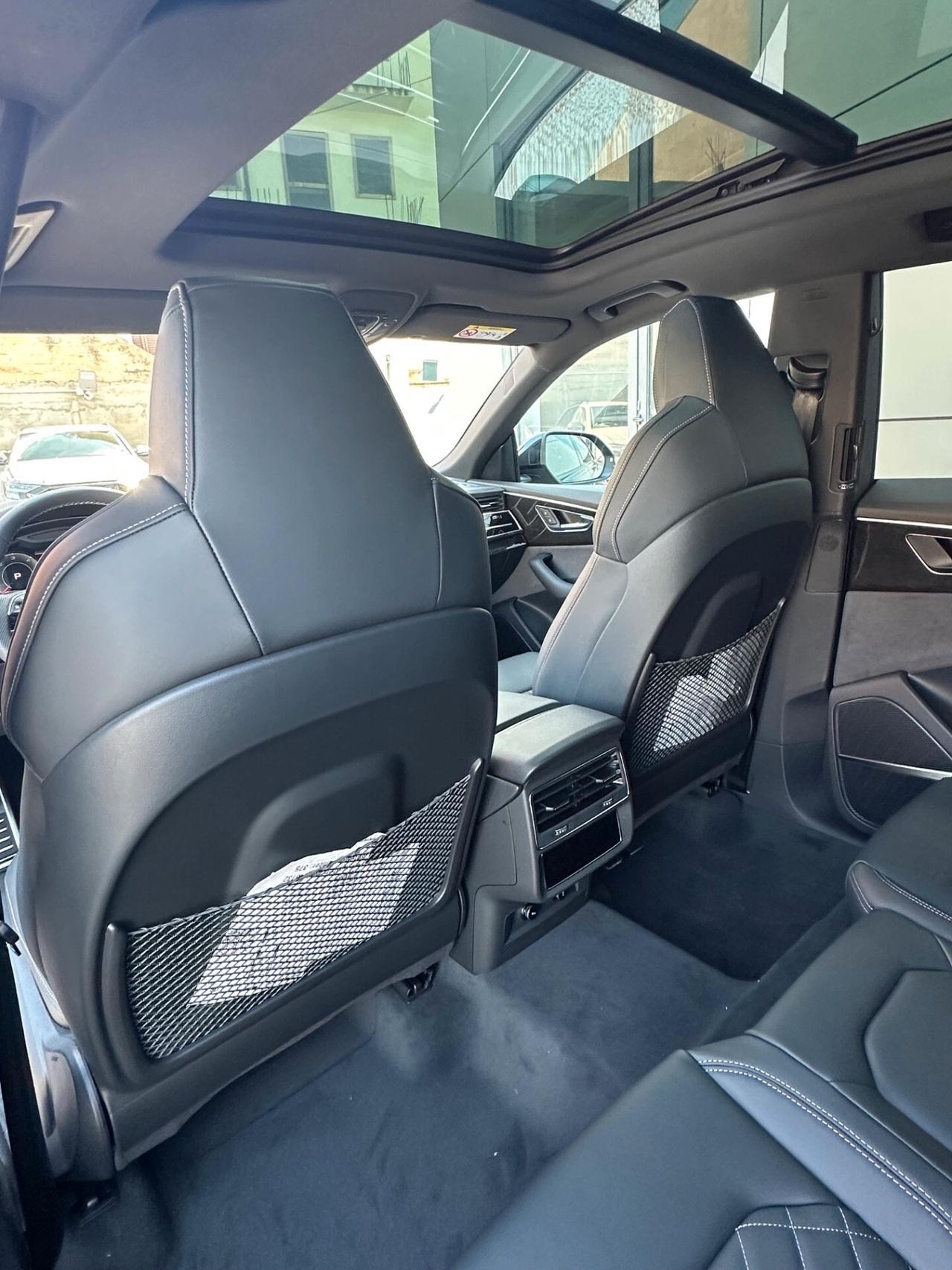 Audi Q8 50 TDI S-Line possibilità noleggio no scoring