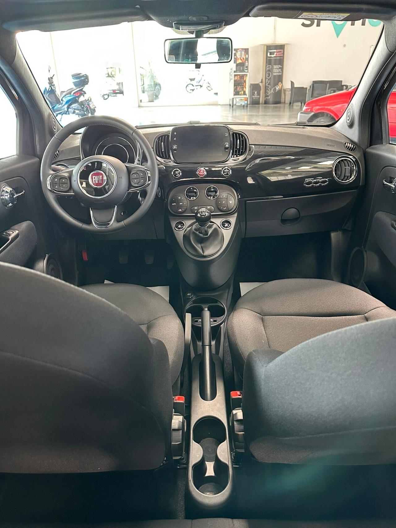Fiat 500 1.0 hybrid DOLCEVITA 2024 km aziendale