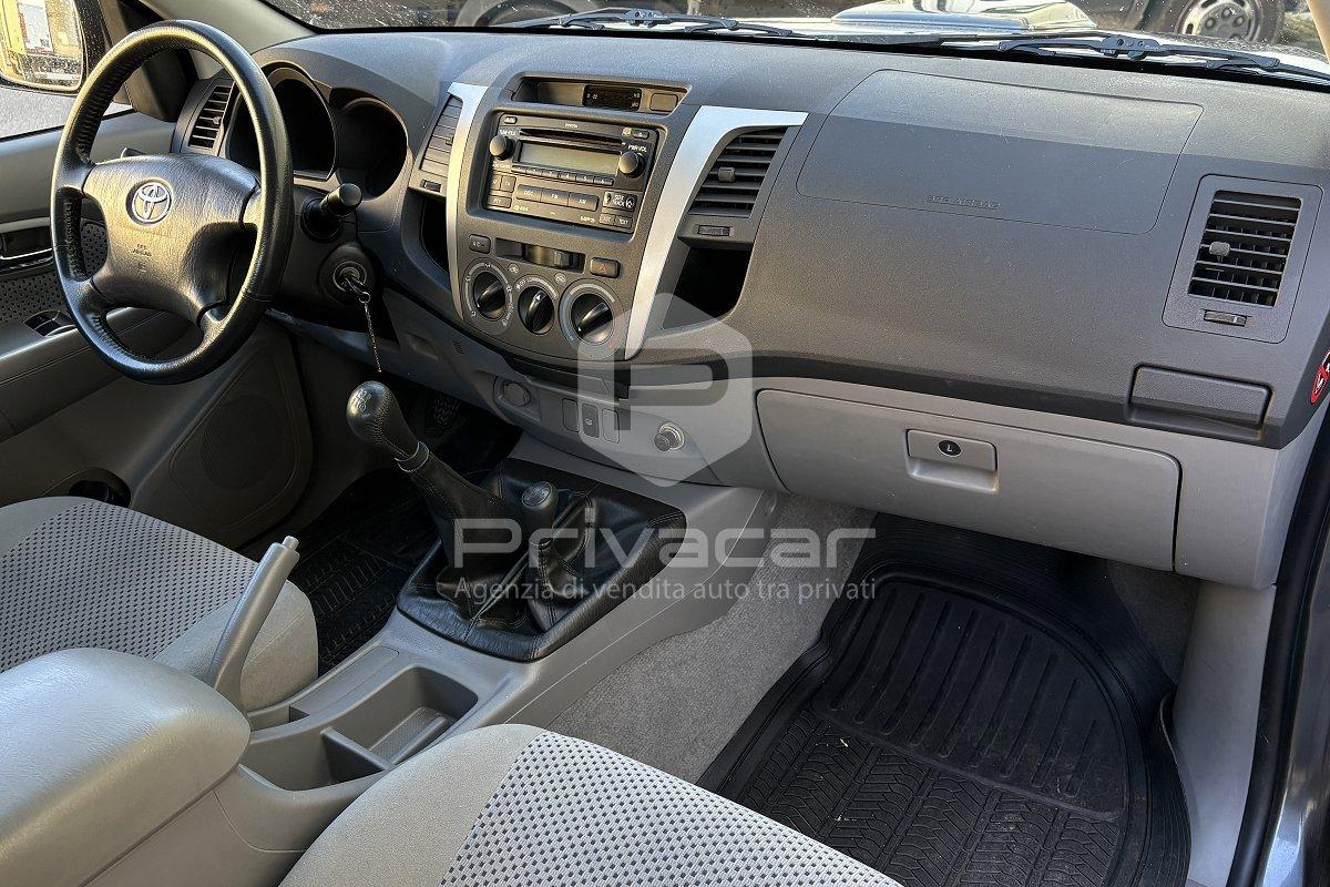 TOYOTA Hilux 2.5 D-4D 4WD 2p. Extra Cab SR