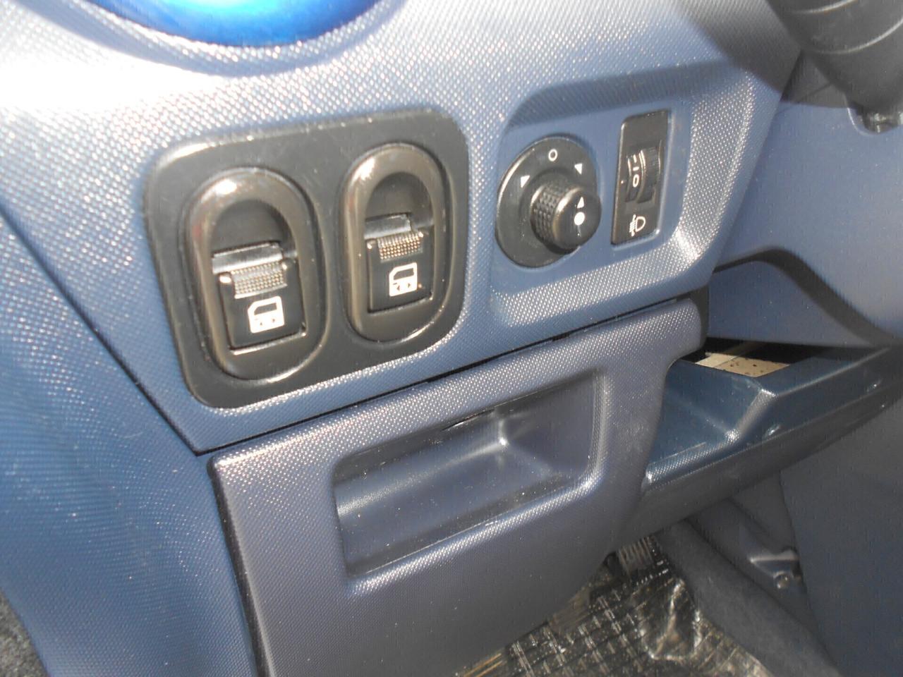 Peugeot 1007(PORTE ELETTRICHE)1.4hdi,50kw,68cv