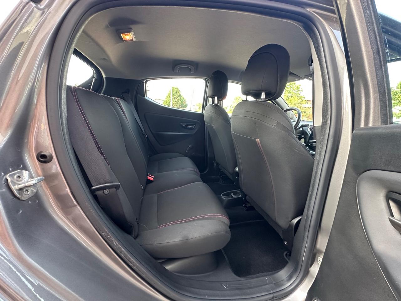 Lancia Ypsilon 85 CV 5 porte Metano Ecochic Gold