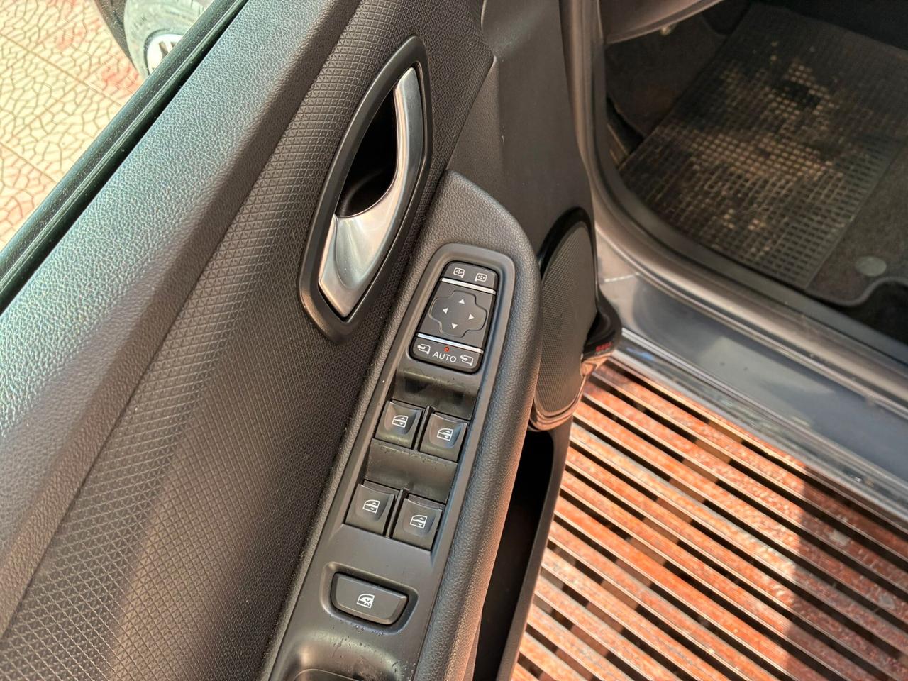 Renault Clio S.W.1.5dCi110CV perfetta navi retro-18