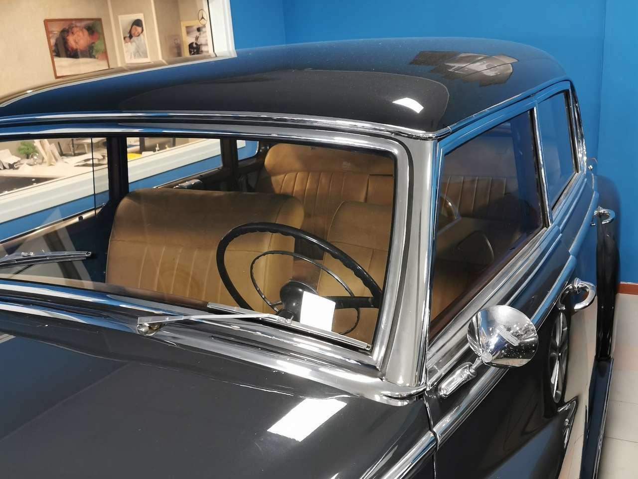 Mercedes-Benz 300 Adenauer prima serie