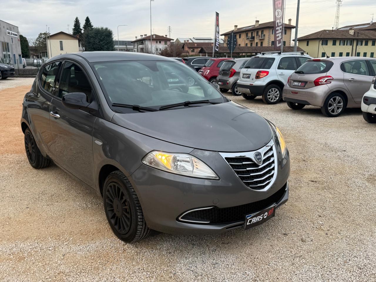 Lancia Ypsilon 1.2 69 CV 5 porte Gold