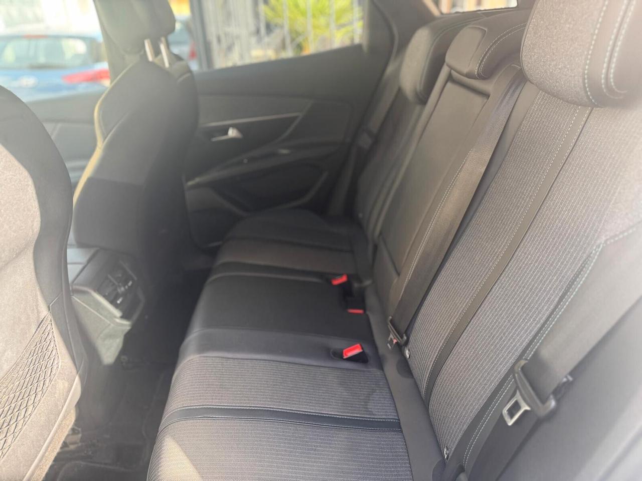 Peugeot 3008 BlueHDi 130 S&S EAT8 Allure