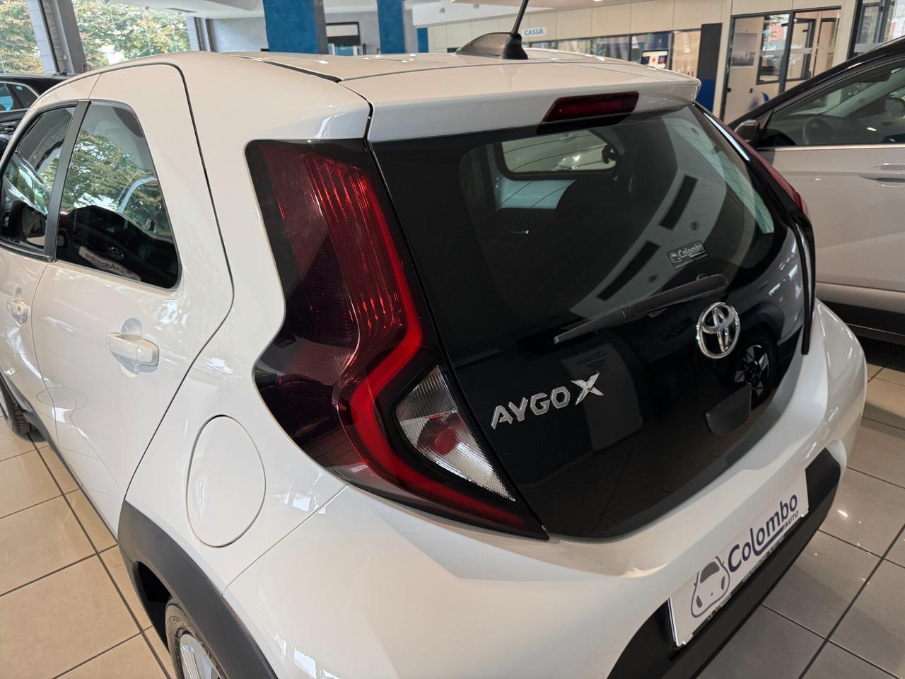 Toyota Aygo X 1.0 Active 72cv App conn Cam 17" (Neopat)