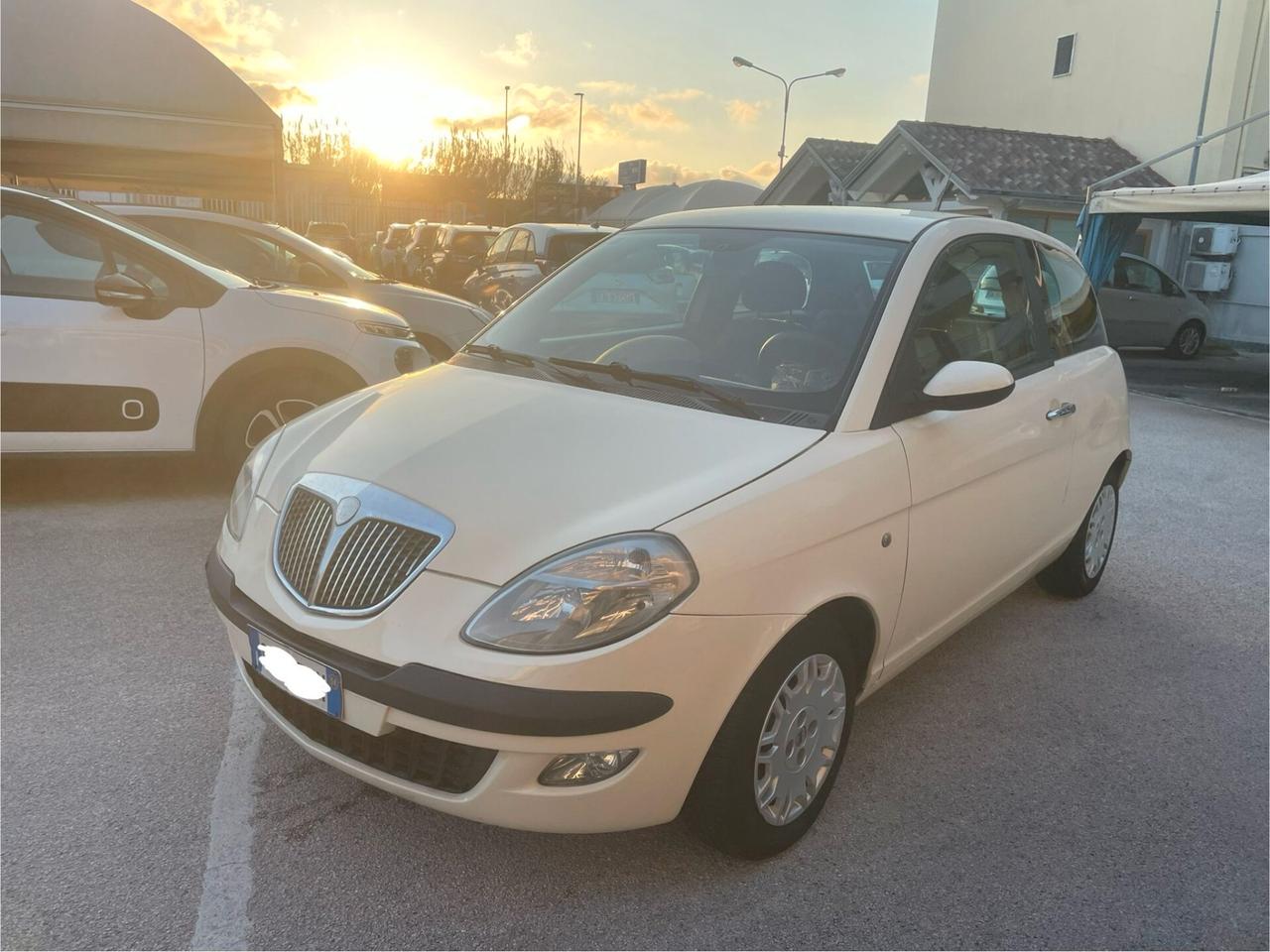 Lancia Ypsilon 1.2 16V Argento GPL