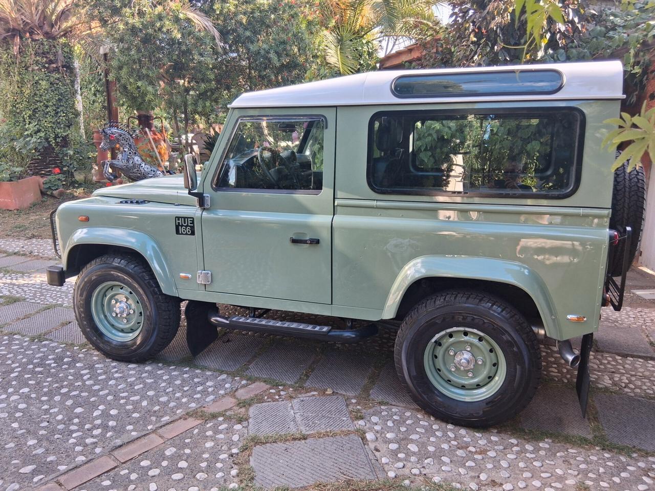 Land Rover Defender 90 2.2 TD4 Station Wagon E N1