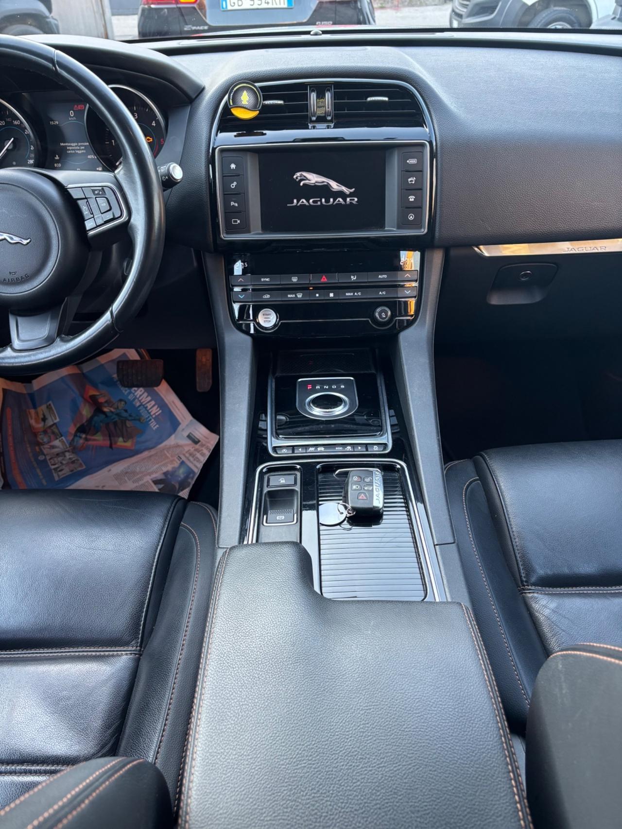 Jaguar F-Pace 2.0 D 180 CV AWD Portfolio