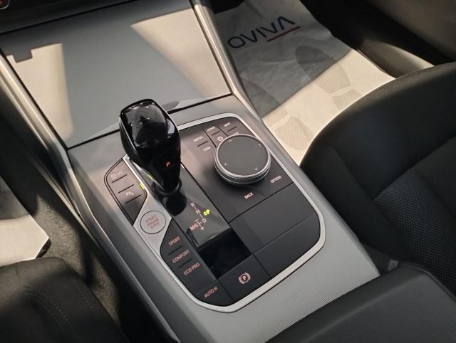 BMW 320 d 48V xDrive Touring Business Advantage