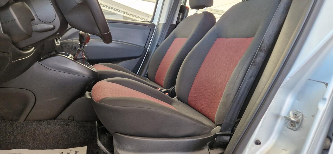 Fiat Doblò 5 Posti 1.6 Mjt 105cv 150° Anniversario